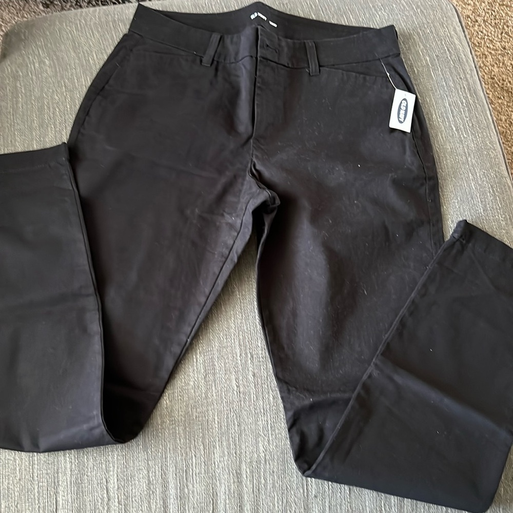 Black skinny pants size 6 NWT old navy